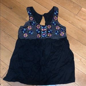 Black tank top, geometric embroidery